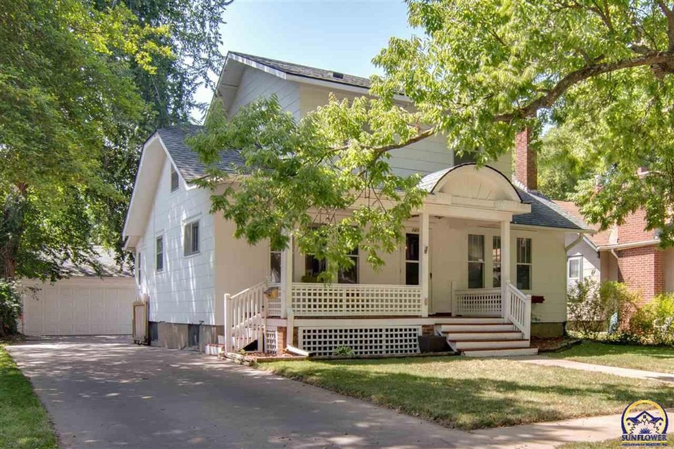 1279 SW Wayne Ave, Topeka, KS 66604 - photo 1