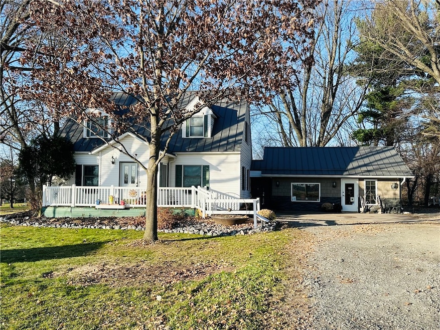 1113 E Division St, Neillsville, WI 54456 - photo 1