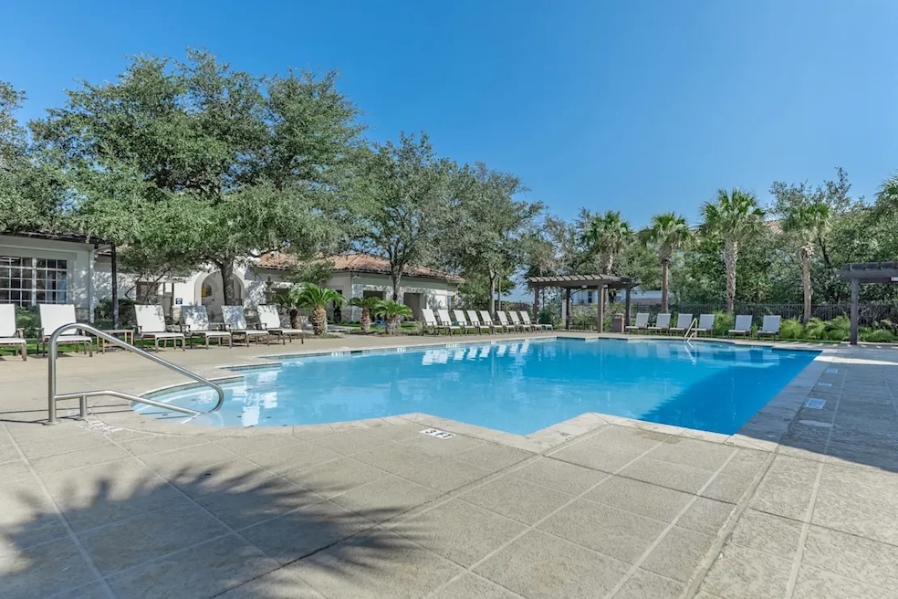 9914 W Military Dr W unit 817, San Antonio, TX 78251 - photo 1