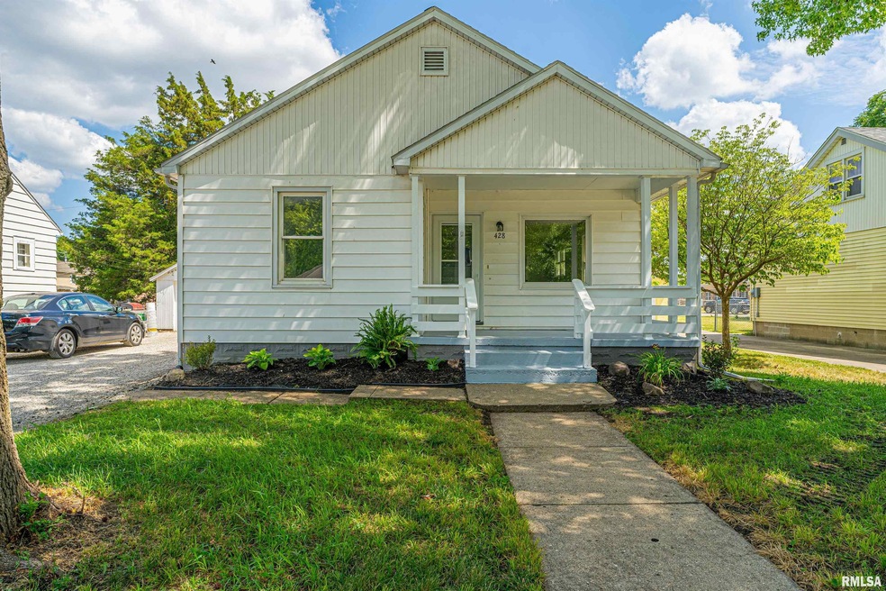 428 N Sherman St, Lincoln, IL 62656 - photo 1