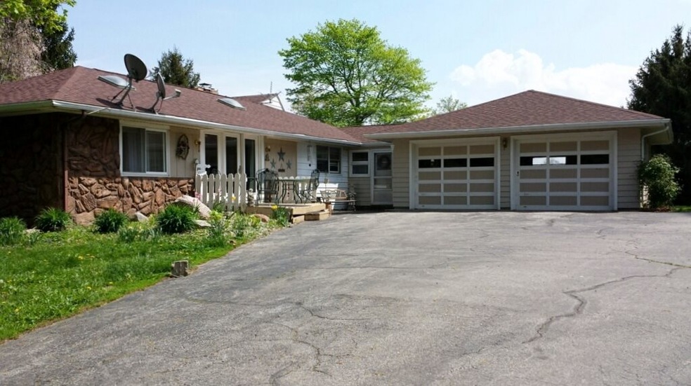 Country Home on just under 10 acres, Timberland, P