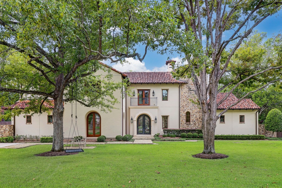 11215 Lacewood Ln, Houston, TX 77024 - photo 1