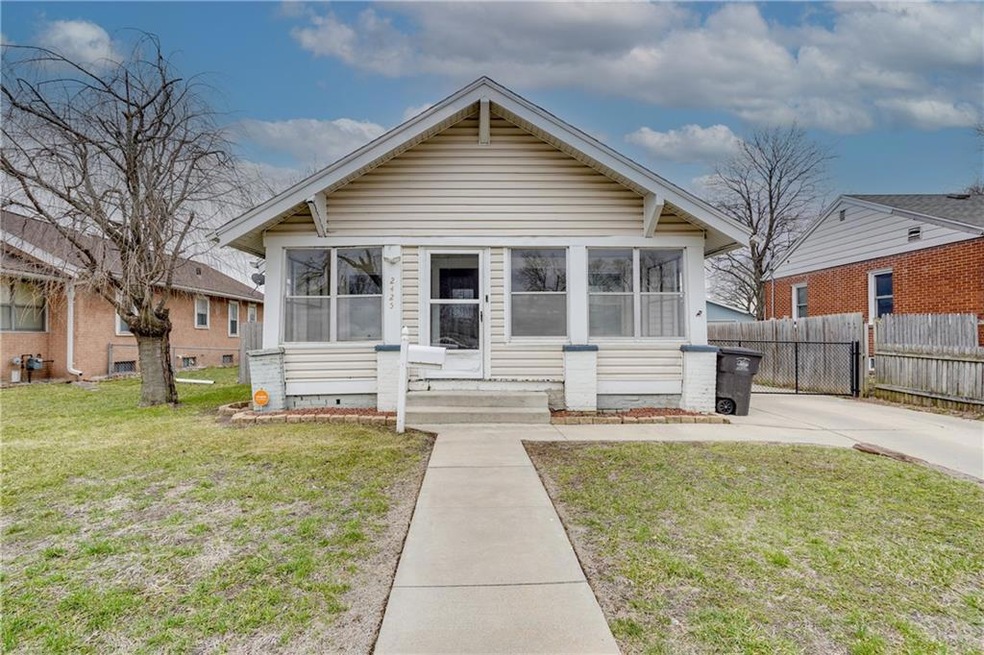 2425 E Walnut St, Des Moines, IA 50317 - photo 1
