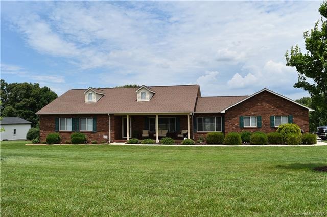 FULL BRICK VENEER HOME READT FOR THE NEXT OWNER. N