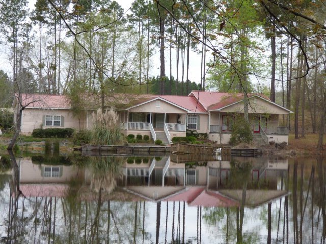 352 E Broad St, Mount Vernon, GA 30445 - photo 1