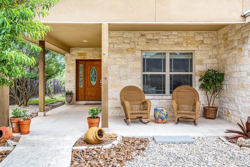 813 Dogwood Ln, Fredericksburg, TX 78624 - photo 1