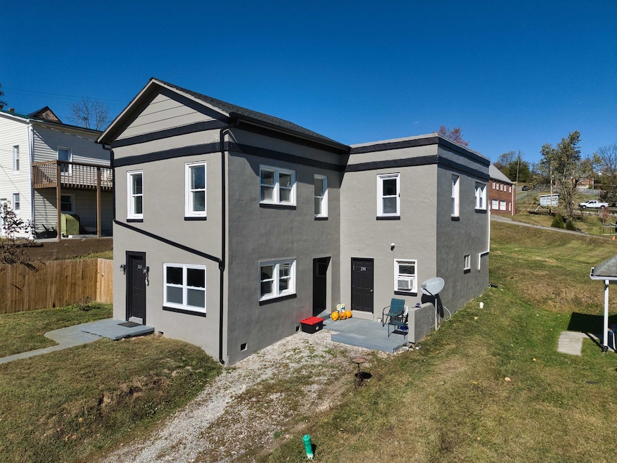 238 3rd St NW, Pulaski, VA 24301 - photo 1