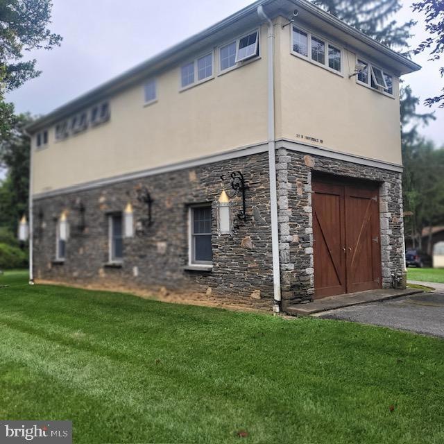 217 N Providence Rd unit 2, Wallingford, PA 19086 - photo 1