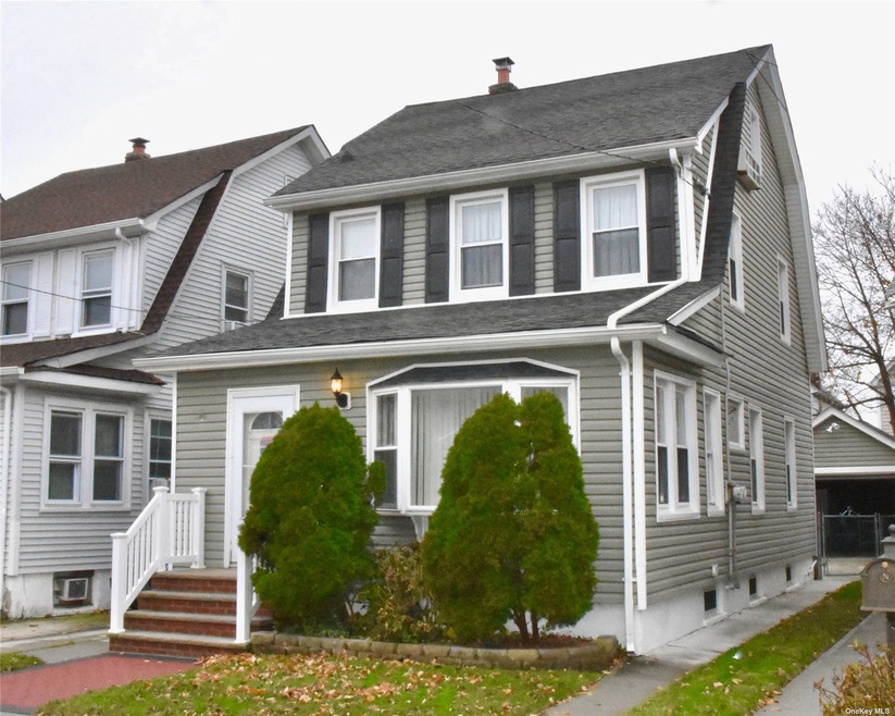 9226 245th St, Floral Park, NY 11001 - photo 1