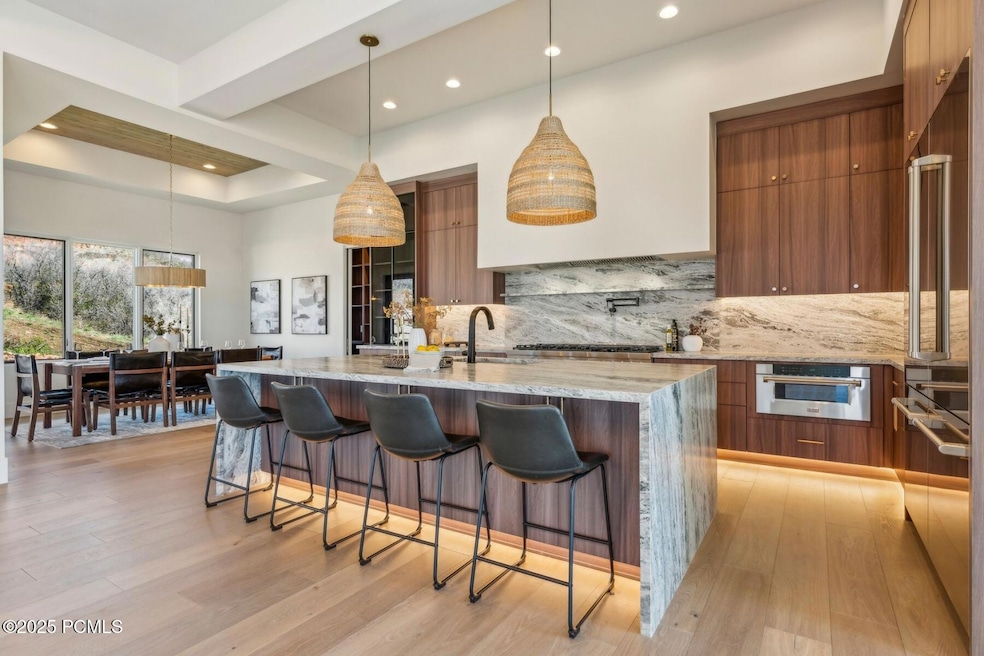 2_Kitchen_1800x1200_4224952