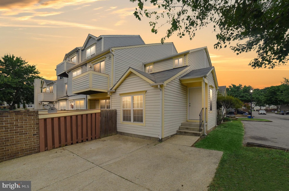 46349 Columbus Dr unit 305, Lexington Park, MD 20653 - photo 1