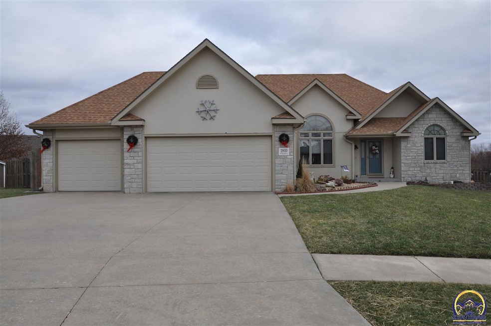 2810 SW Wexford Ct, Topeka, KS 66614 - photo 1