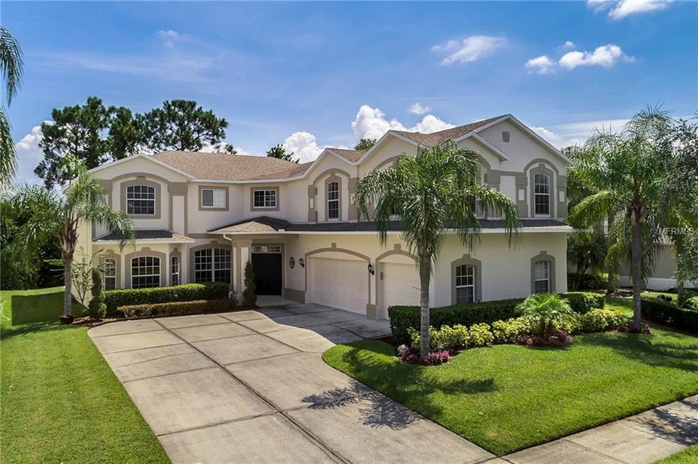 Amazing curb appeal , large courtyard driveway and