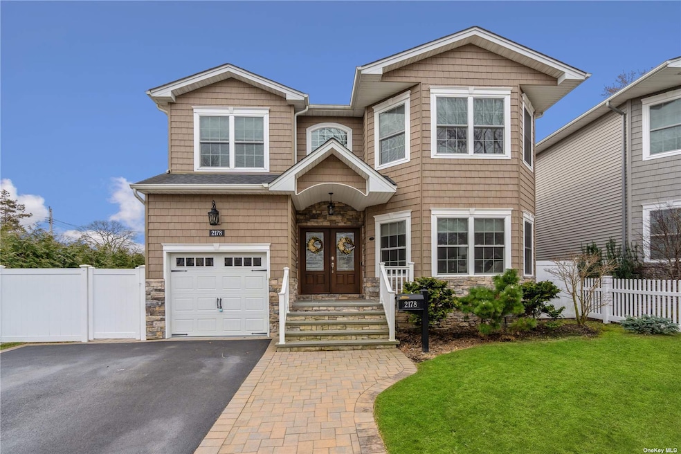 Sold $1,230,000 • Co-Listing Agent