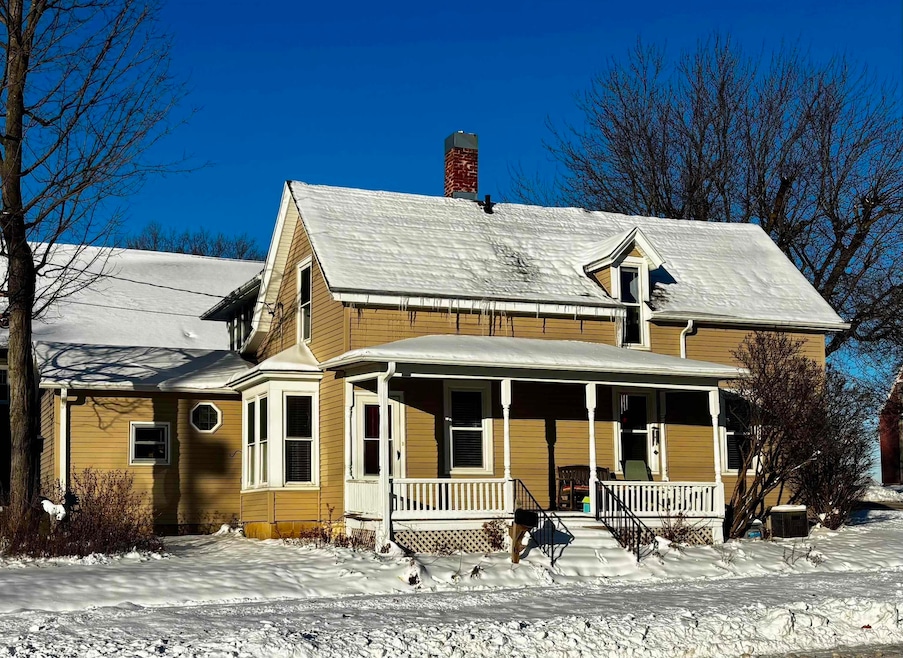 601 W Broadway St, Decorah, IA 52101 - photo 1