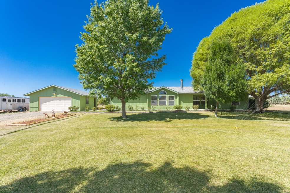 1107 W Saddle Rd, Paulden, AZ 86334 - photo 1