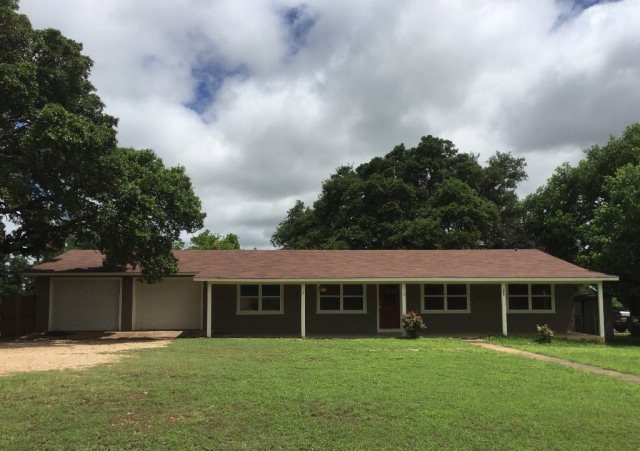 320 W Live Oak St, Fredericksburg, TX 78624 - photo 1