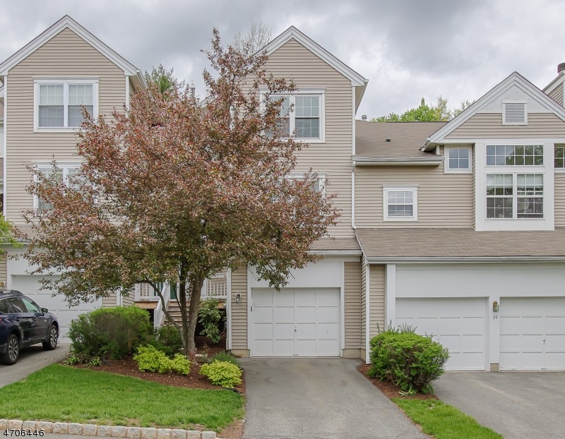 37 Woodmont Dr, Randolph, NJ 07869 - photo 1