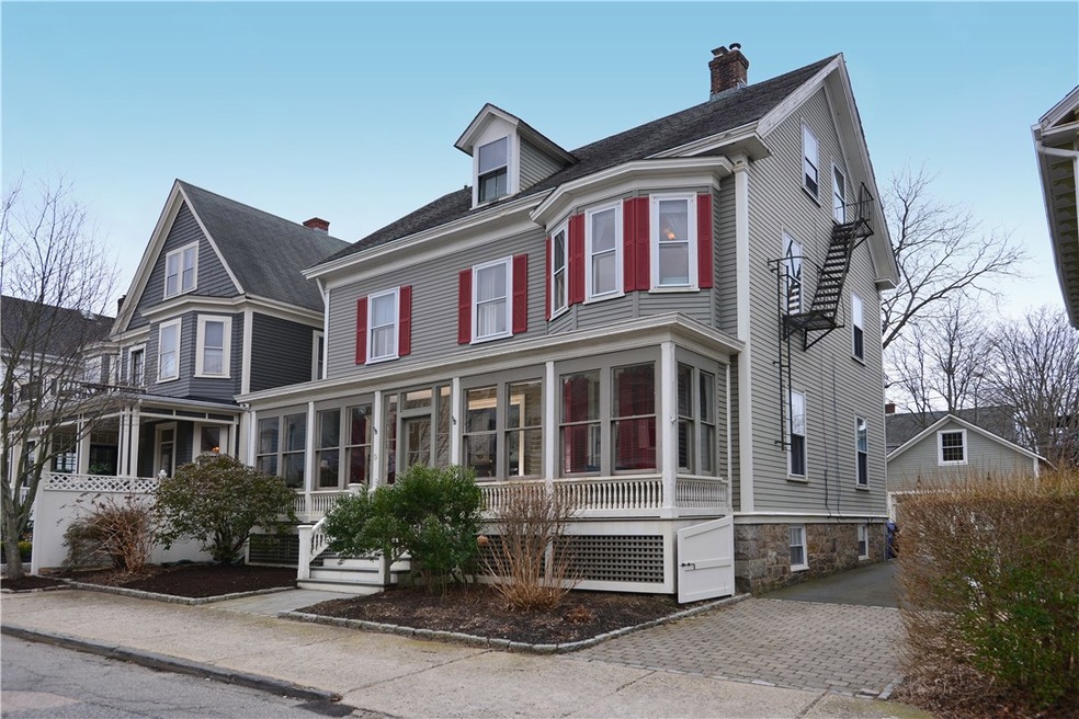 9 Everett St, Newport, RI 02840 - photo 1