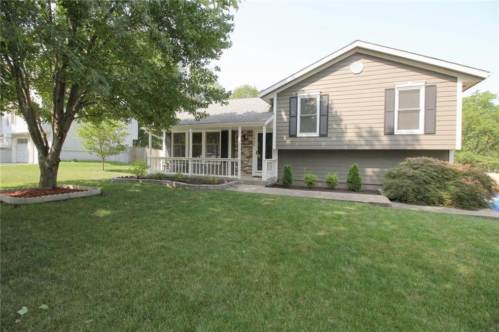 Charming Front/Back split with covered front porch