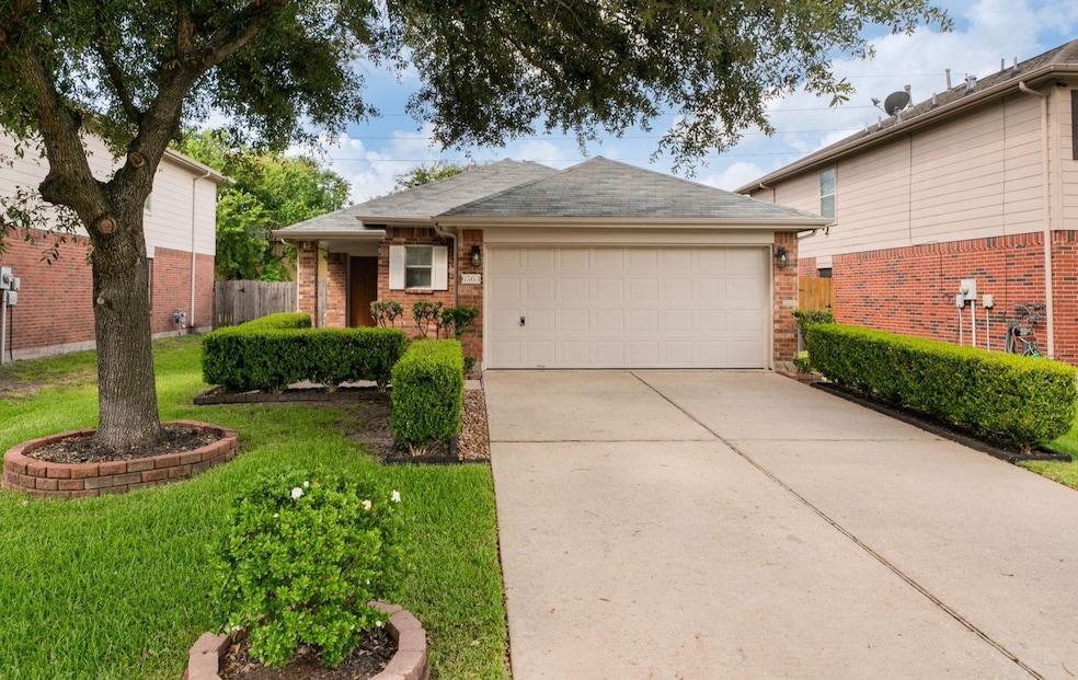 6563 Sutton Meadows Dr, Houston, TX 77086 - photo 1