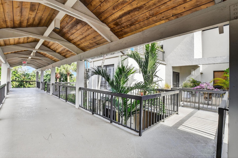 900 Greensward Ln unit 203G, Delray Beach, FL 33445 - photo 1