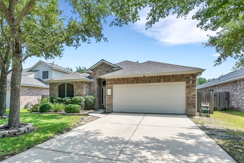 31618 Forest Oak Park Ct, Conroe, TX 77385 - photo 1