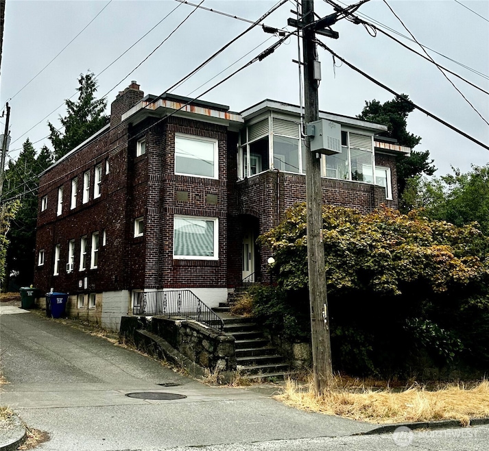 914 N 40th St, Seattle, WA 98103 - photo 1