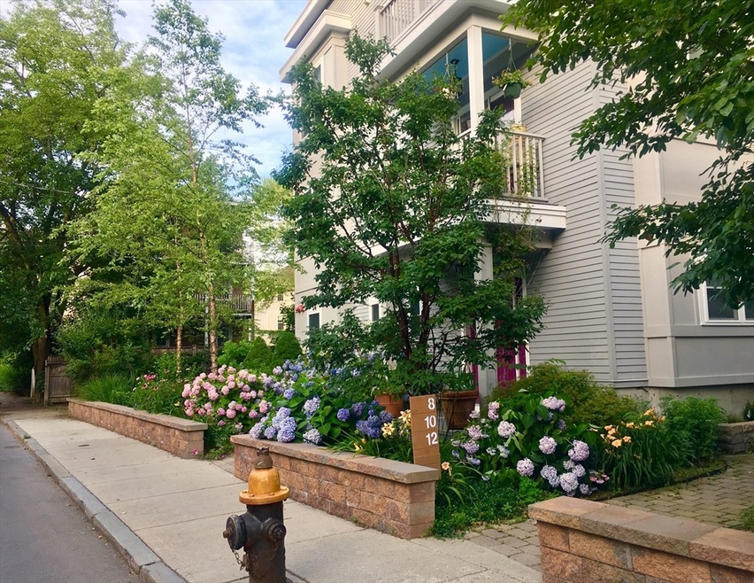 Sold $1,015,000 • Co-Listing Agent