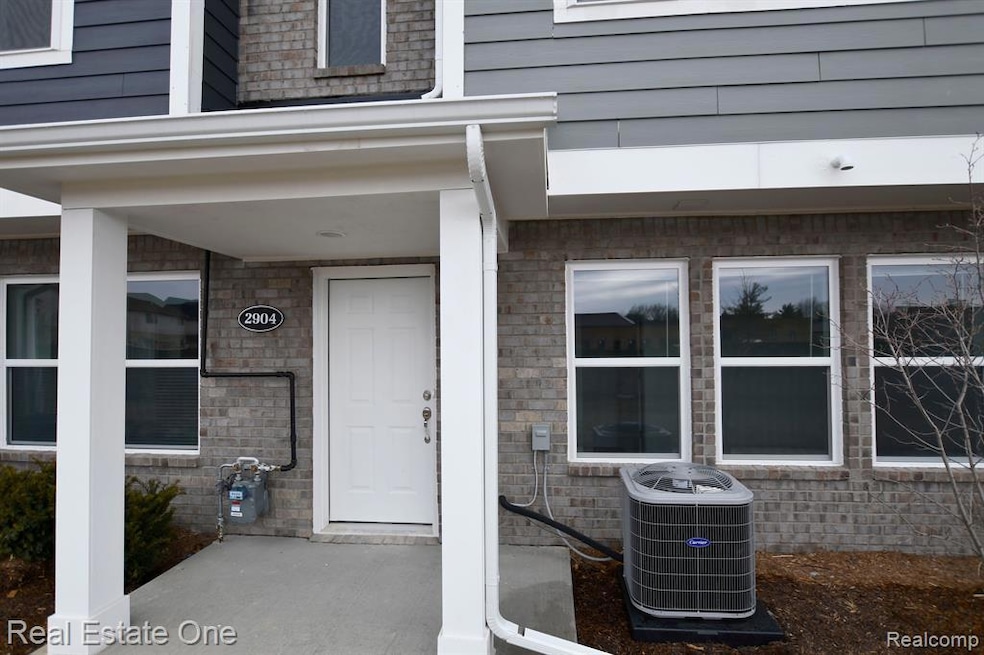 2904 Zana, Troy, MI 48085 - photo 1