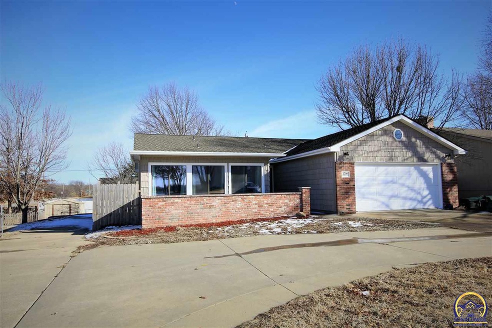 3700 SW Nottingham Rd, Topeka, KS 66610 - photo 1