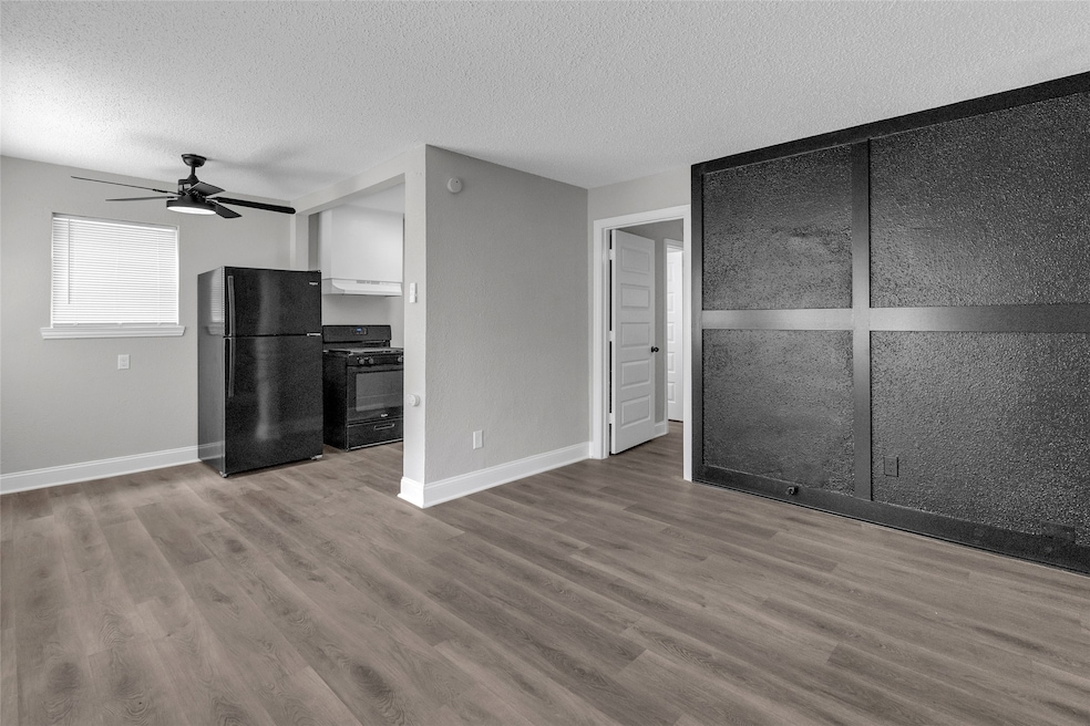 3613 Crane St unit 6, Houston, TX 77026 - photo 1