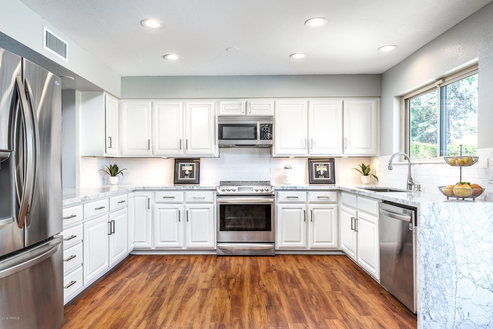 OPEN KITCHEN
