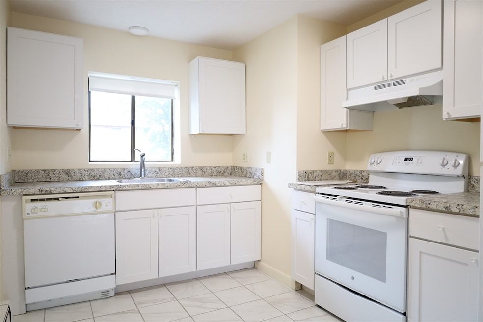 72 Martensen St unit 4, Quincy, MA 02169 - photo 1