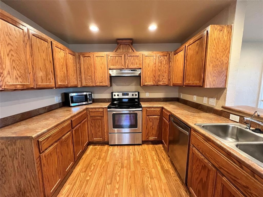 813 NE 85th St, Oklahoma City, OK 73114 - photo 1