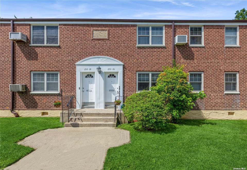 25316 60th Ave unit 622, Little Neck, NY 11362 - photo 1