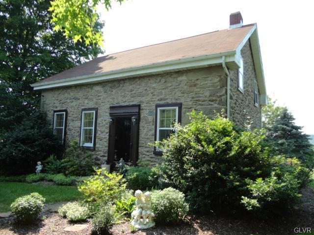 2320 Community Dr, Bath, PA 18014 - photo 1