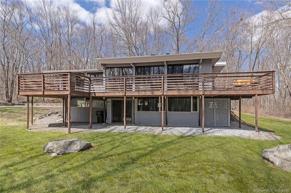 Enjoy unsurpassed views on your wrap around balcon