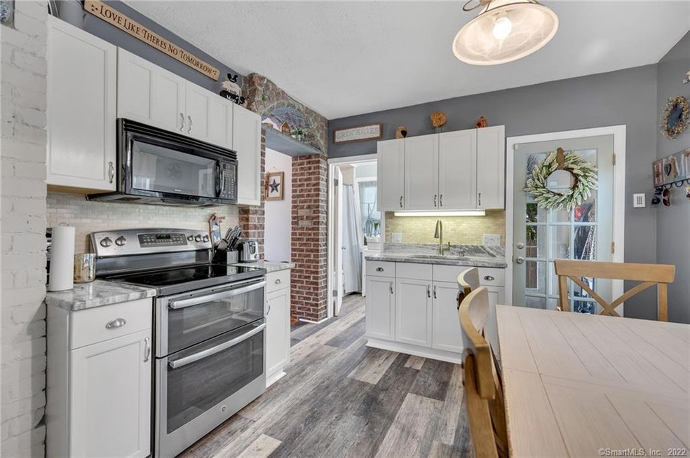 420 Lighthouse Rd, New Haven, CT 06512 - photo 1