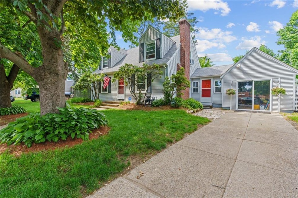 204 Harmony Ct, Warwick, RI 02889 - photo 1