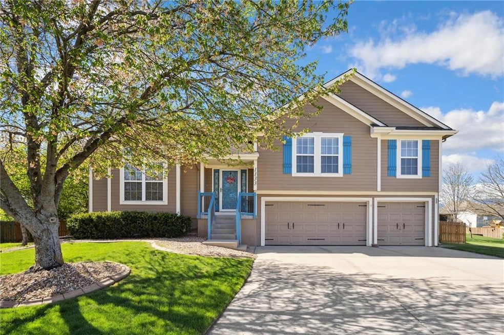 1133 SW Georgetown Dr, Lees Summit, MO 64082 - photo 1