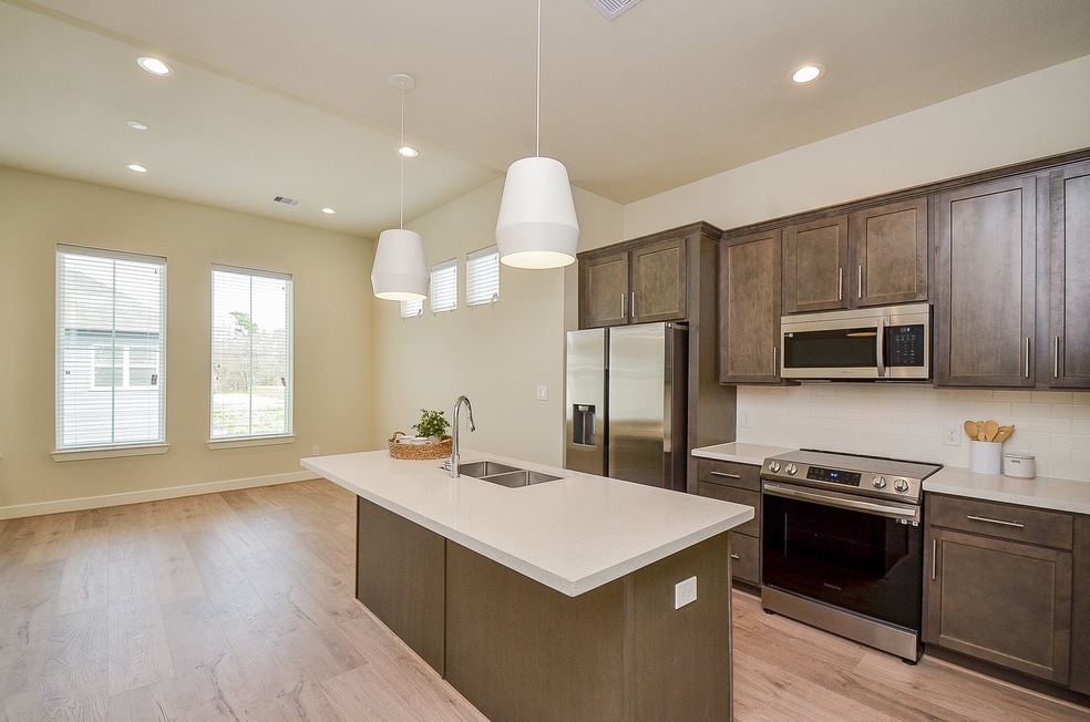 2305 Warhol Way, Houston, TX 77091 - photo 1