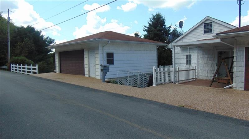 221 N 5th- 2 car garage door, facilitates parking 