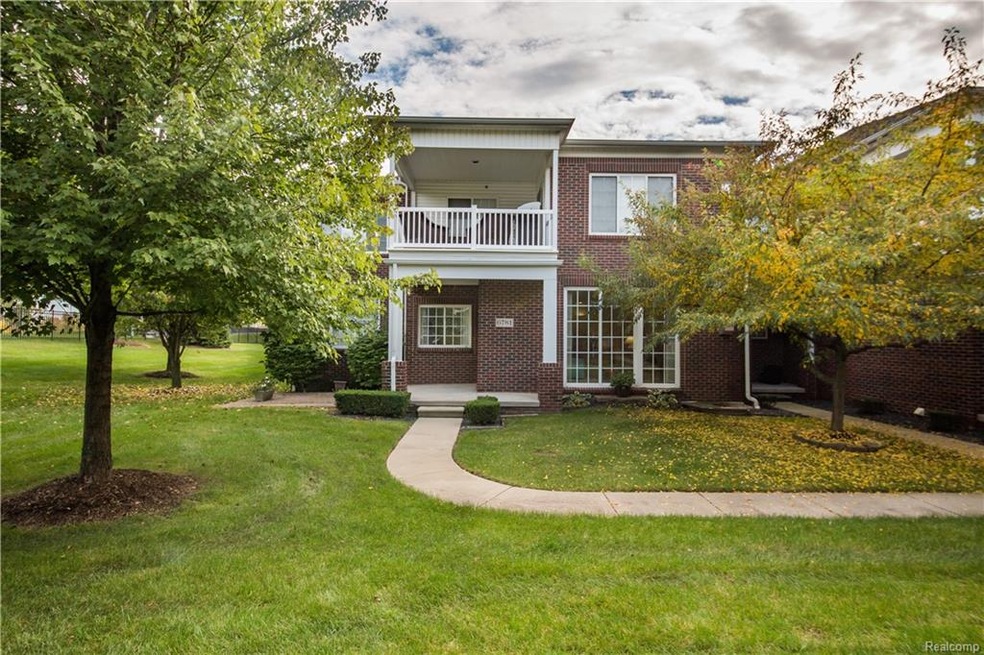 Boulder Pointe_6781_Front_02.jpg