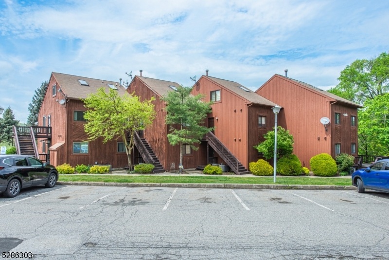 4 Falkenstein Dr unit 3, Vernon, NJ 07462 - photo 1