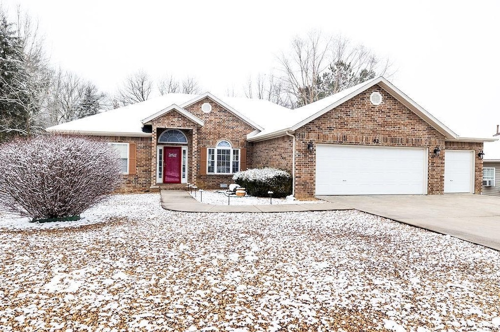 62 Oniell Cir, Bella Vista, AR 72715 - photo 1