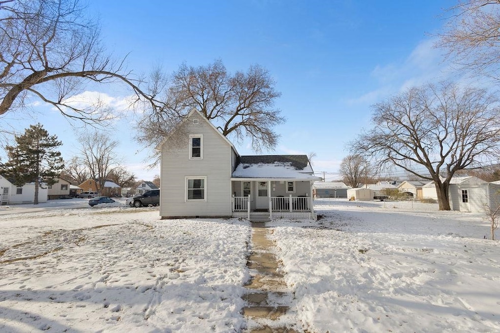 754 28th Ave, Columbus, NE 68601 - photo 1