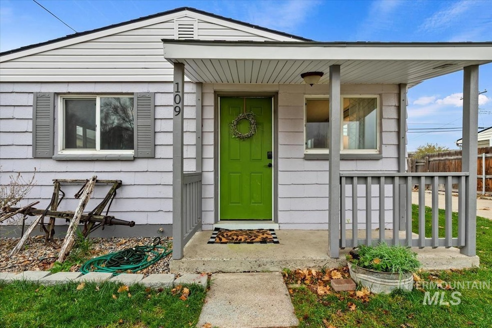 109 E 8th N, Mountain Home, ID 83647 - photo 1