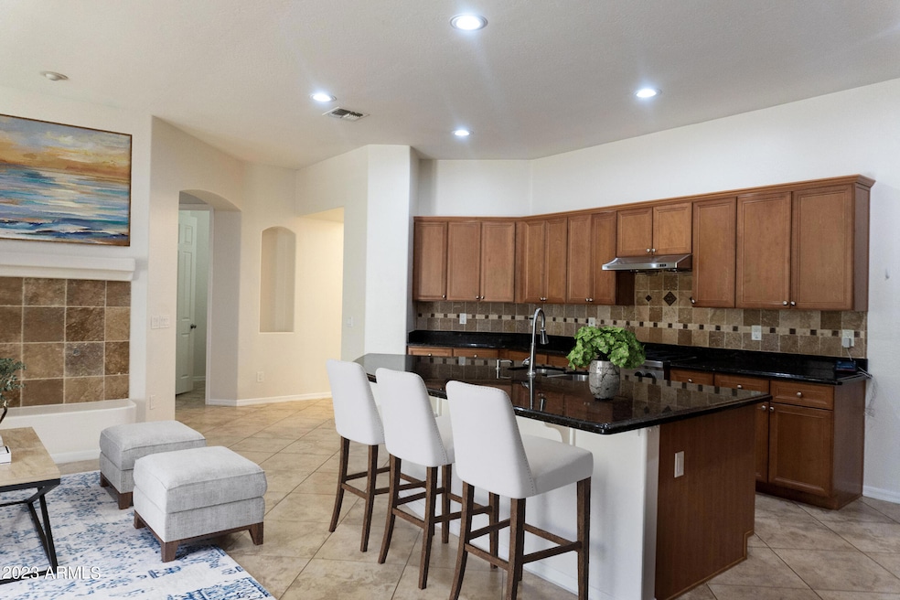 Side view of Kitchen (1)