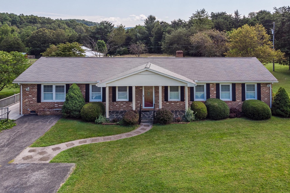 1104 Borden Grant Trail